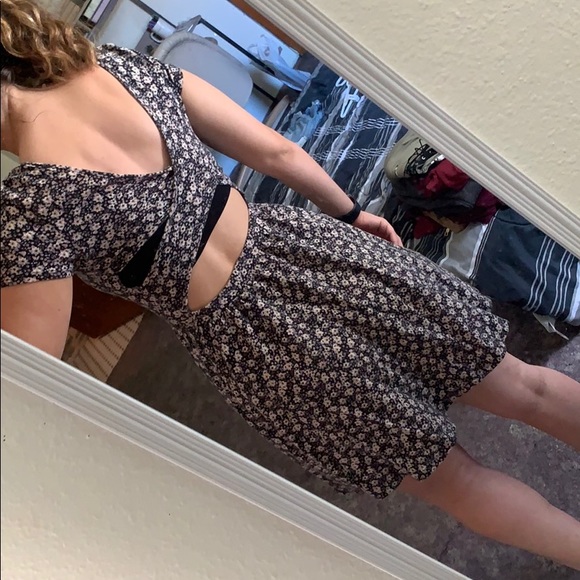 Dress - Picture 4 of 4